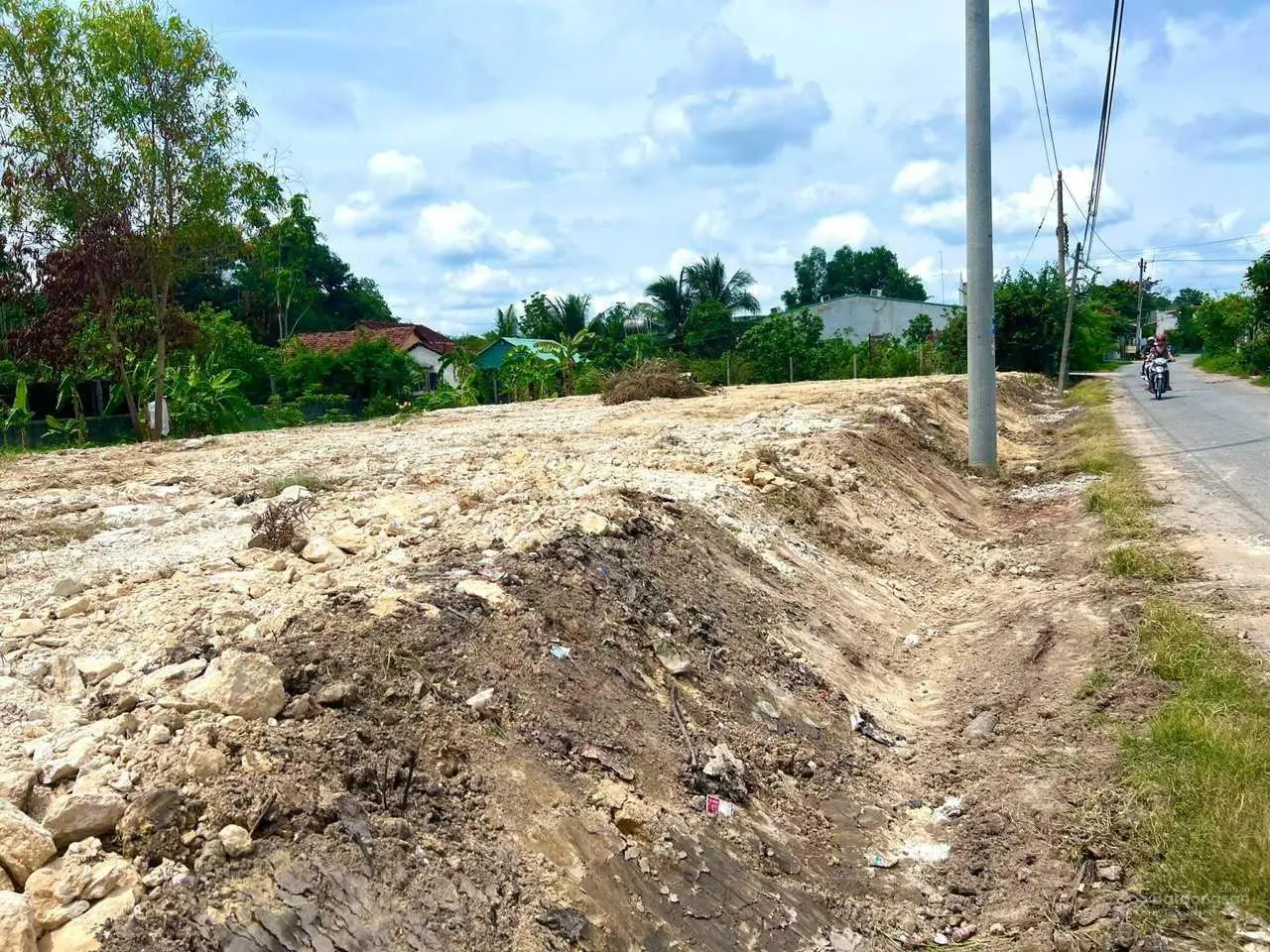Bán lô đất mặt tiền kinh doanh đường Tỉnh lộ 825 giá 1tỷ050 80m2, full đất ở đô thị, sổ hồng riêng