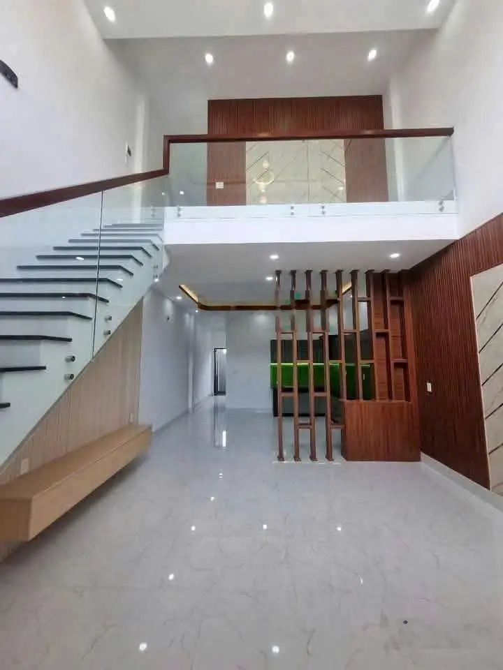 Chính Chủ Cần Bán 1 Trệt 1 Lầu Chỉ 2 tỷ 250Tr / ngay TT Đức Hòa , Long An