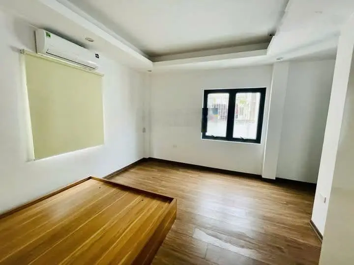 Lô góc phố Vũ Thạnh, gần ô tô, ngõ nông sát mặt phố, dt 42m2 * 4 tầng, mt 3.7m