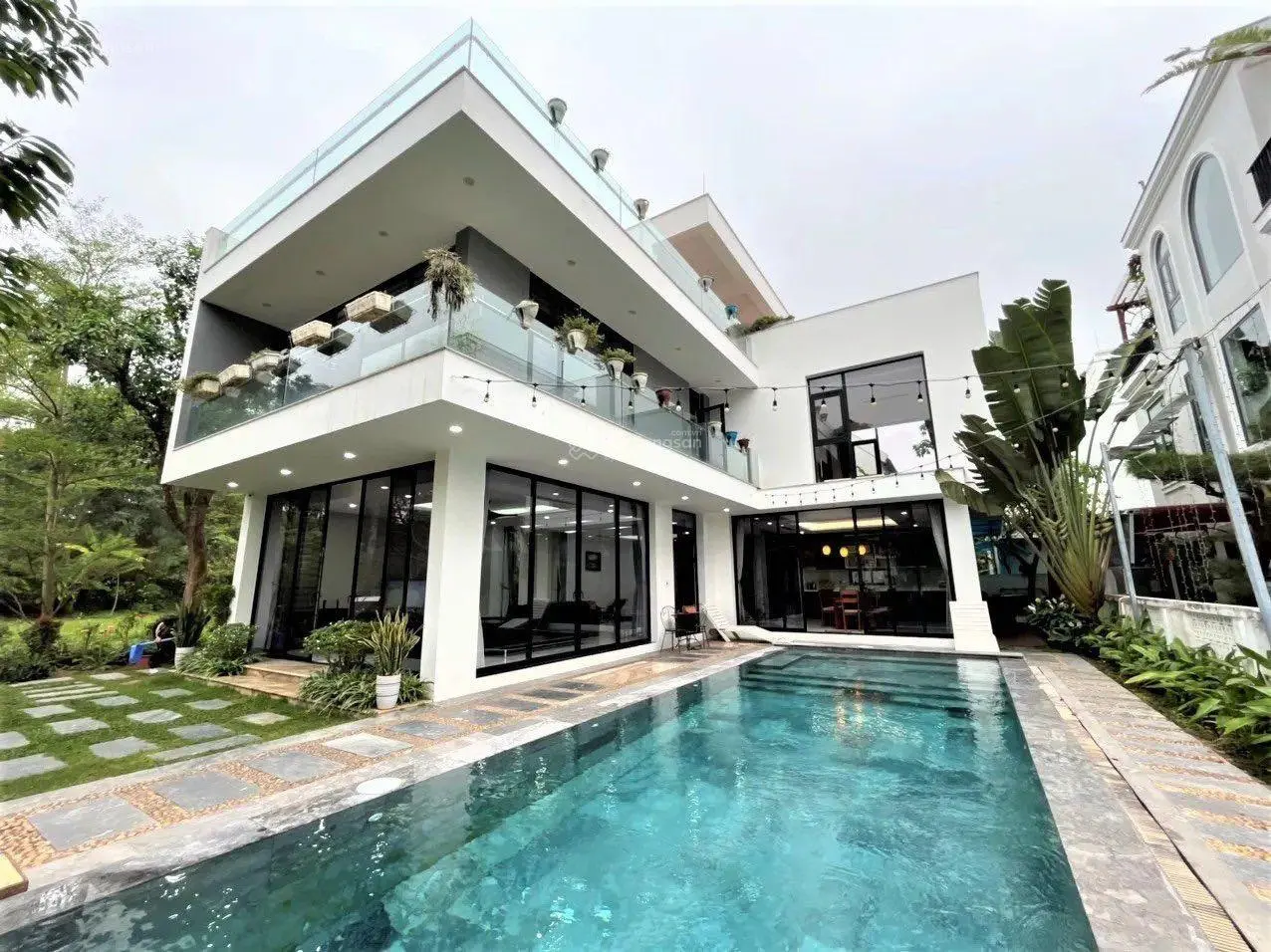 Bán biệt thự 356m2 bàn giao full nội thất Flamingo Đại Lải sổ đỏ lâu dài 14,4 tỷ