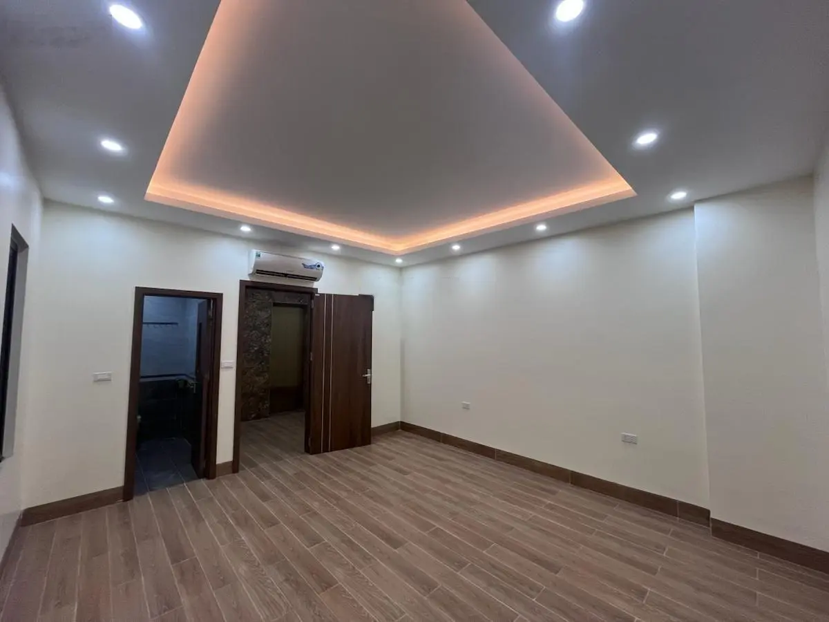 Chủ bán gấp nhà siêu hiếm Cầu Giấy 44m2 x 6 tầng thang máy cực víp xung quanh ngập tràn tiện ích