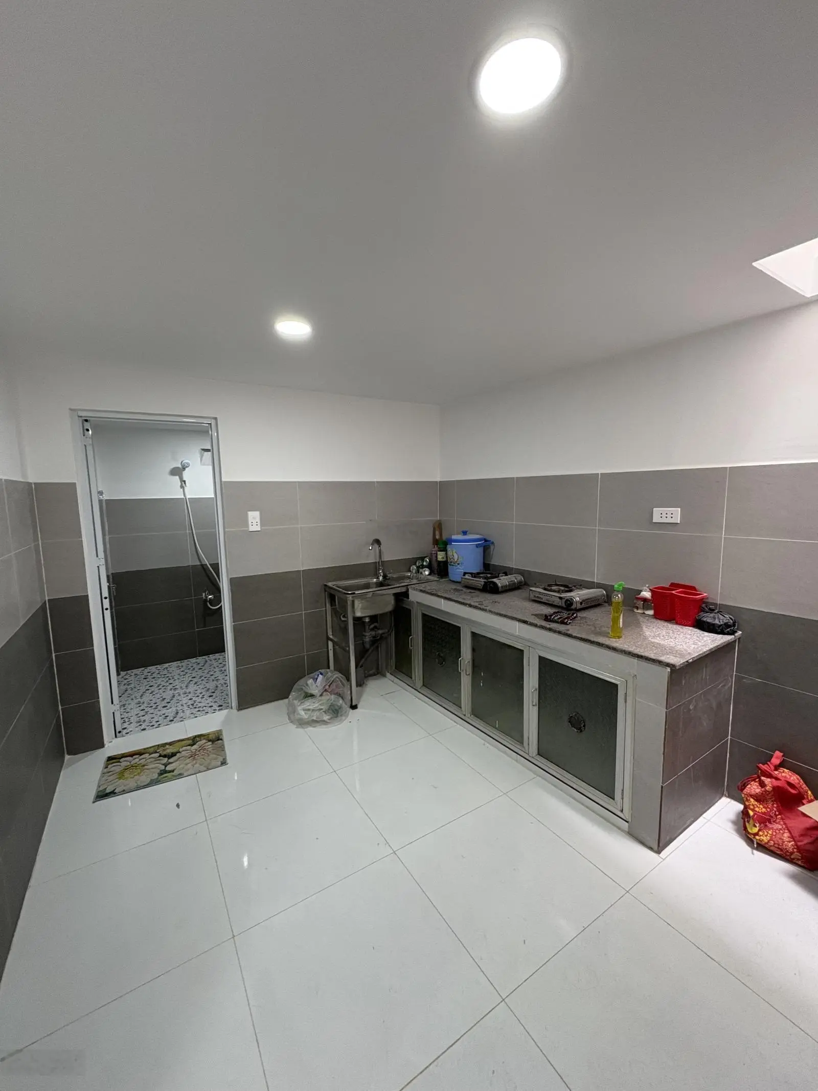 Nhà Trệt Lửng Gần Vincom Dĩ An. Bao Gồm 2 Phòng Ngủ- 2 WC. DT: 56.6M2. Đường 4M. Giá: 2.5 Tỷ TL