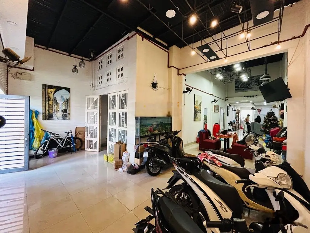 Nhà mặt phố giá rẻ hơn hẻm. Bán nhà mặt tiền, ngang 8m, tặng nhà 2 tỷ, đường Phạm Thế Hiển, Quận 8