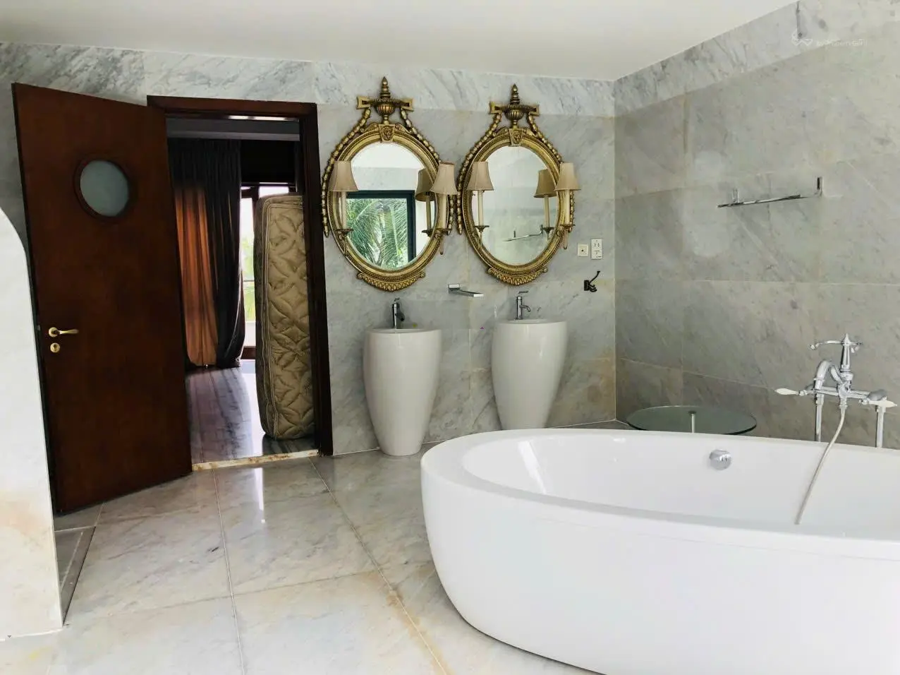 Bán biệt thự 6PN, 6WC tại Nguyễn Hoàng, An Phú, Q2, HCM giá cực rẻ 37 tỷ -0937221439