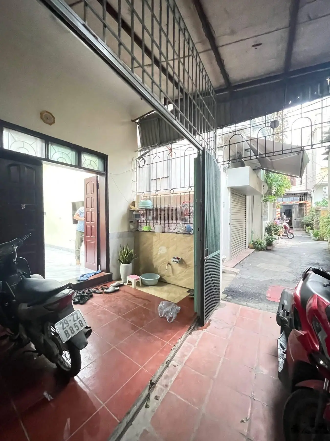 Cần bán nhanh nhà phố Cổ Nhuế - lô góc - gần phố - ngõ rộng DT= 45m2 - 3T - MT 4,1m / giá 8,2 tỷ