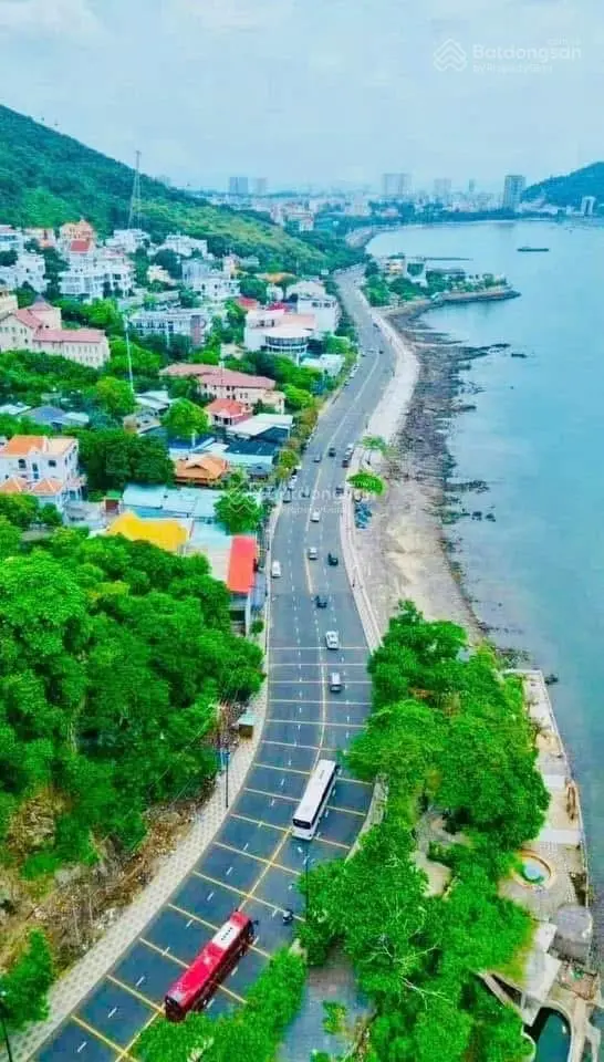 Bán khách sạn 1T6L với 22PN sát bãi tắm Thùy Vân TP. VT giá 21 tỷ còn TL. Hiện có dòng tiền cao