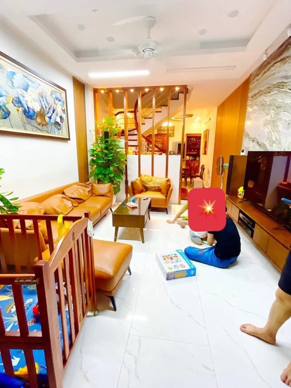 Bán nhà Hoàng Hoa Thám DT: 43m2 - 5 tầng giá: 9,35 tỷ. Trung tâm Ba Đình dân trí cao full nội thất