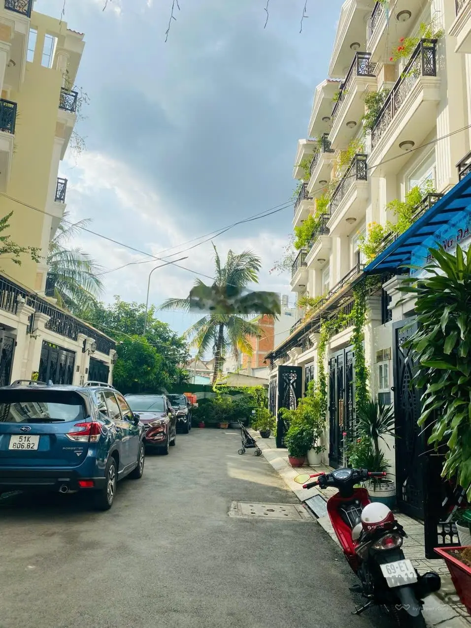 Nhà mới đẹp ở ngay đường 2oto tránh nhanh đậu trước nhà 1 trệt 3L 7tỷ2