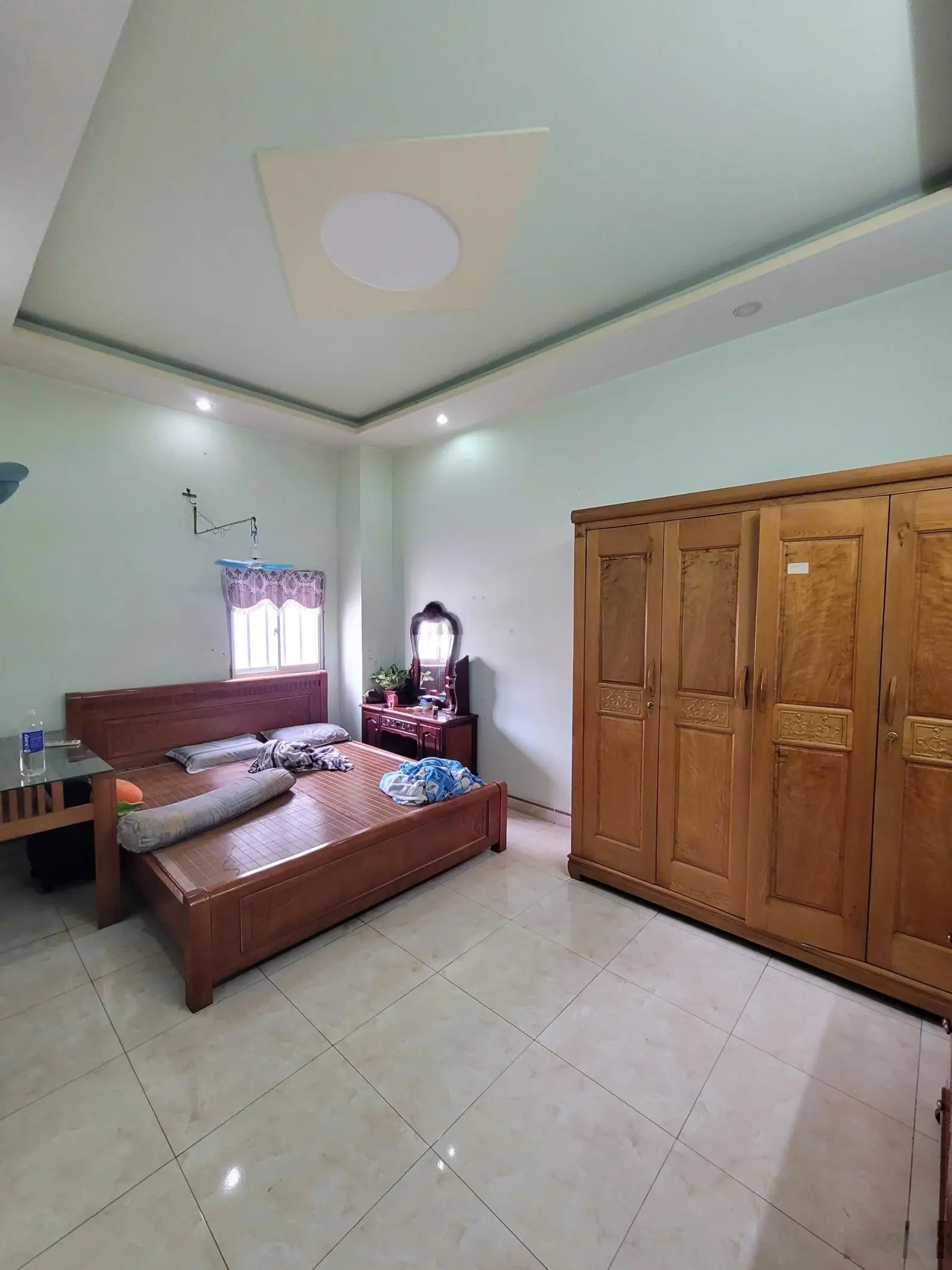 3 Lầu, 5x13m, 4.6 tỷ, mặt tiền kinh doanh, cách BigC Go 900m, 3PN, 3WC, khu dân trí cao, SHR