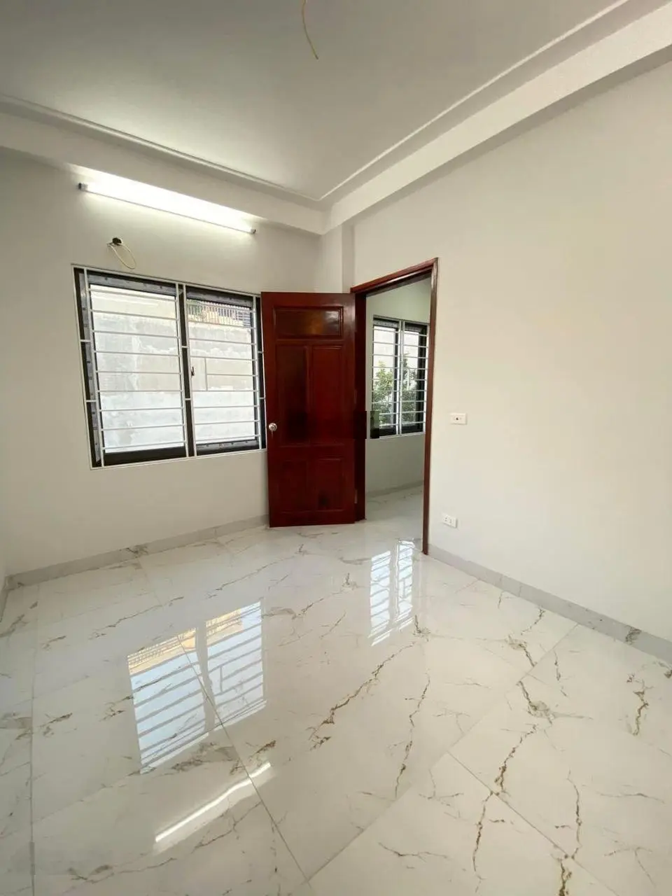 Căn lô góc 47m2x3T, gần chợ Đông La, 5 phút Penika Tố Hữu