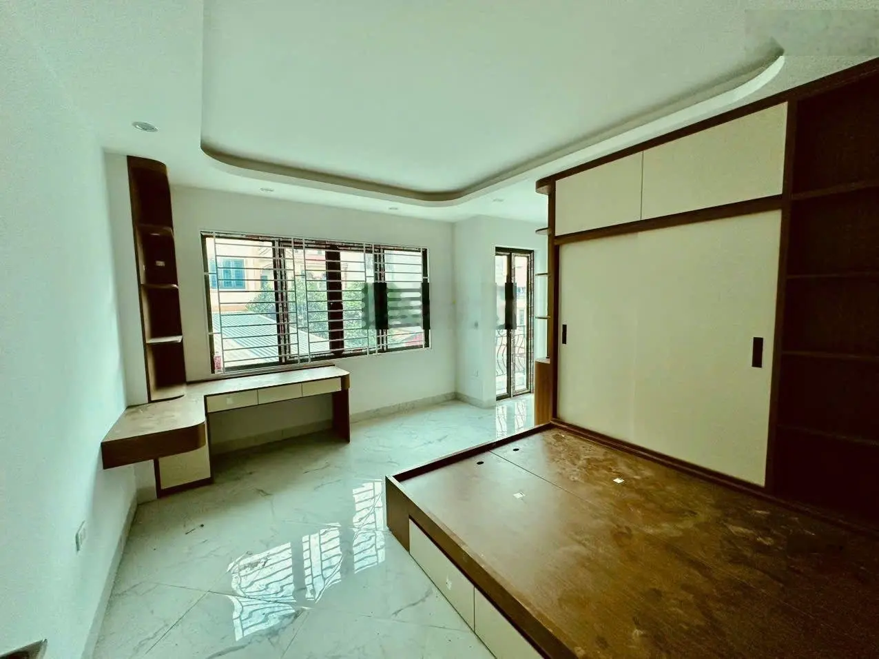 Nhà 5 tầng Lai Xá Kim Chung kinh doanh ngõ thông oto tránh, nội thất ngay khu đô thị giá 5,2 tỷ