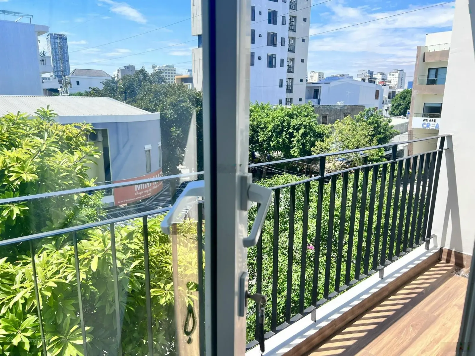 Bán căn hộ - thang máy lô góc 200m2 thu nhập 180tr/th vài bước ra công viên Biển Đông - Sơn Trà