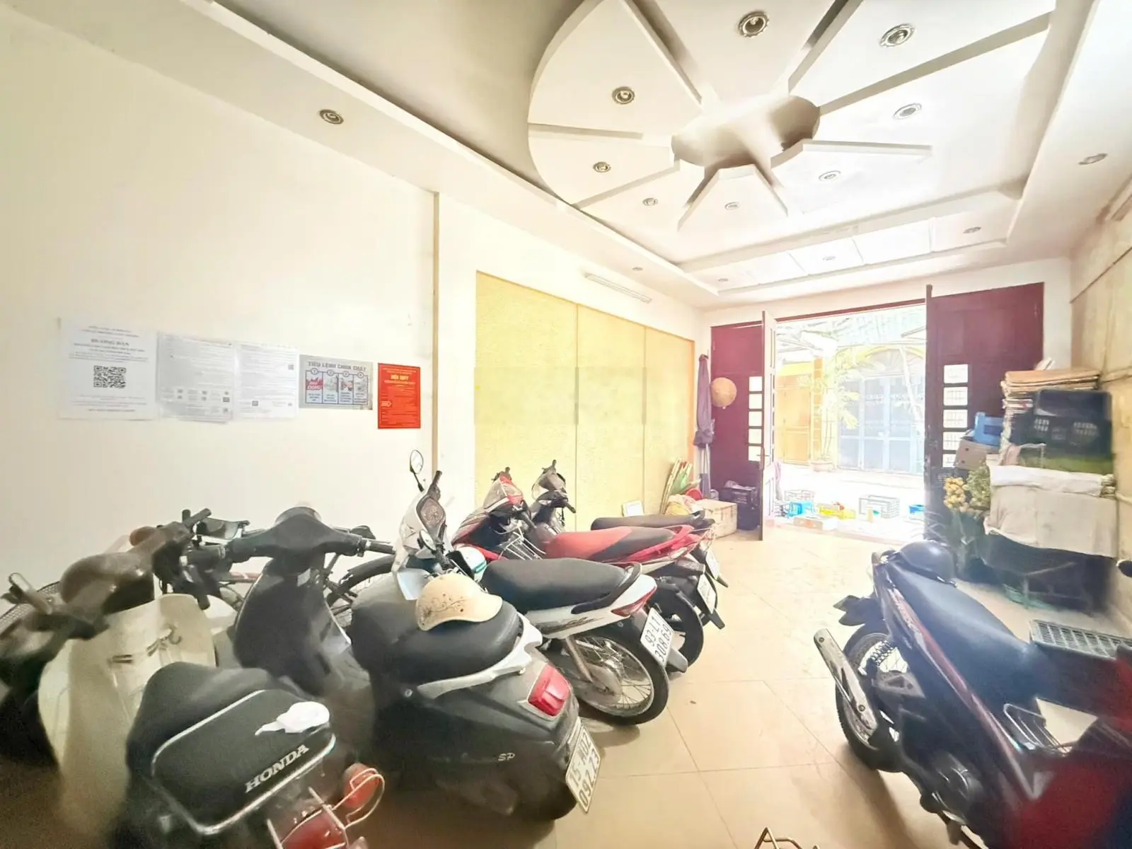 Bán nhà Pháo Đài Láng, Đống Đa: 69m, 5 tầng, mặt tiền 4 m giá 23 tỷ. Ngõ ô tô tránh kinh doanh.