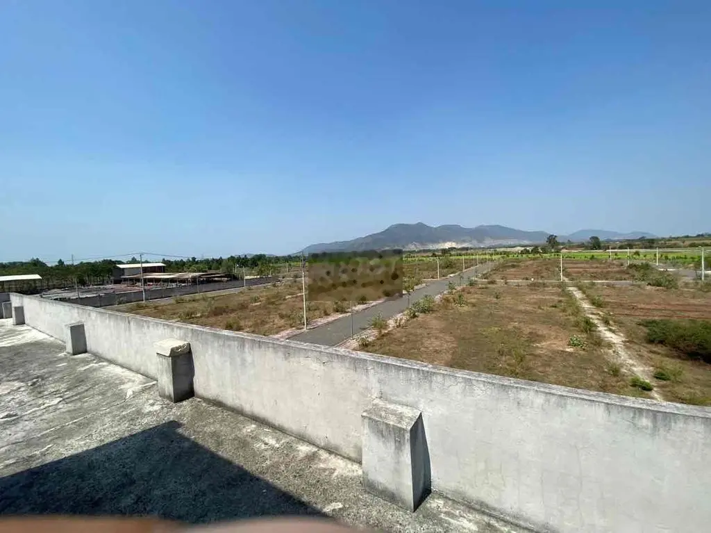 Cắt Lỗ 700 triệu căn nhà 1 trệt 2 lầu Lan Anh 2 Hoà Lonng , Bà Rịa