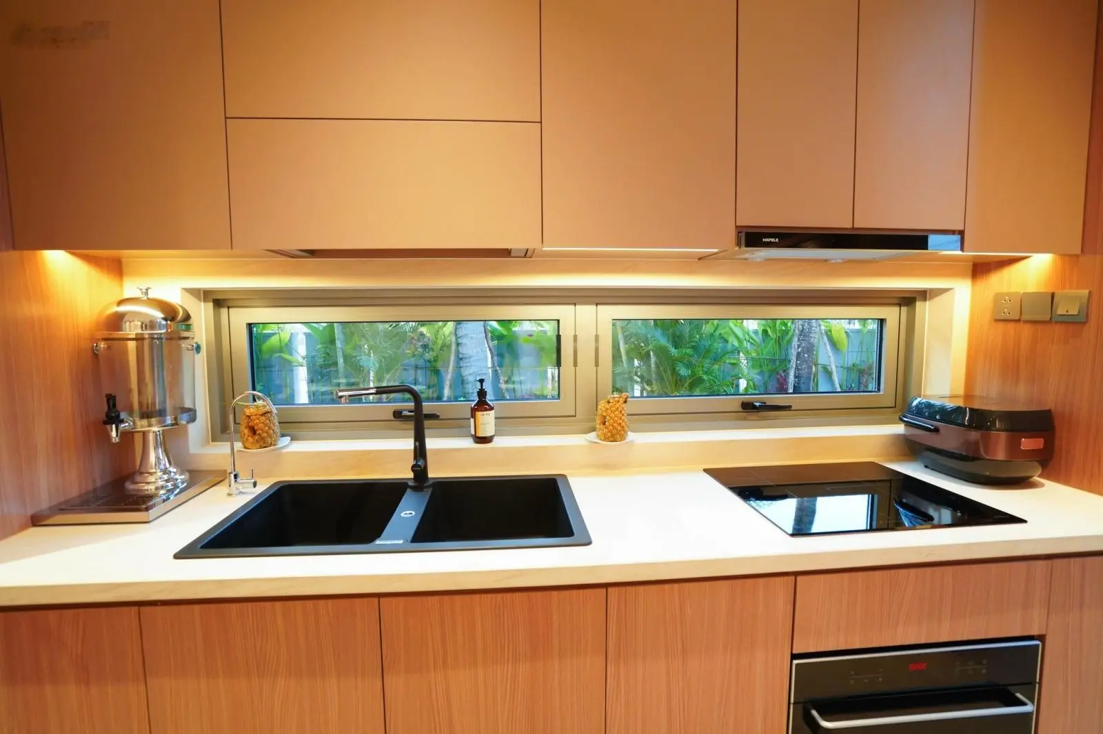 Cắt lỗ sâu biệt thự biển, 360m2, giá 13,8 tỷ giao thô, LH 0844 007 ***