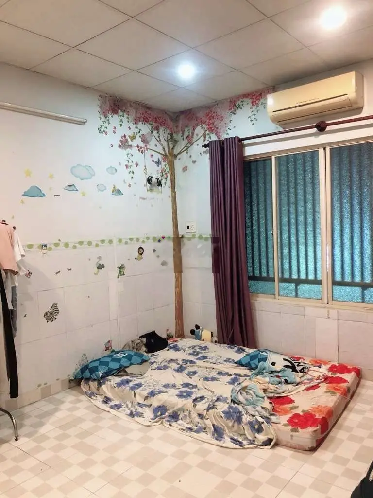 2 mặt tiền _ giáp quận 11 _ 30m2 3m6 x 9m xe hơi đỗ cửa chỉ 2 .xx tỷ