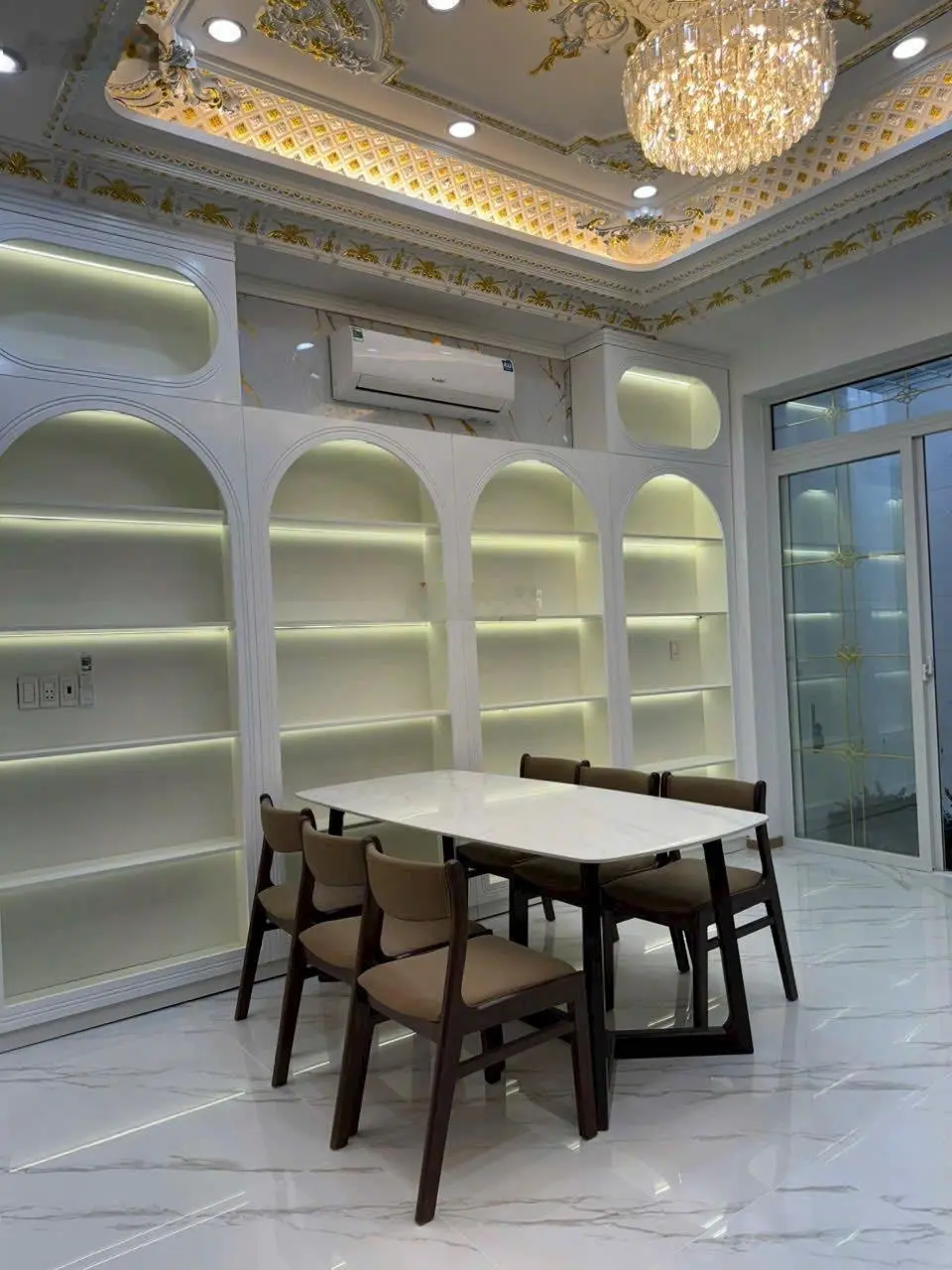 Bán biệt thự cổ điển vàng hẻm xe hơi Đào Tông Nguyên Nhà Bè - gara xe hơi - DT 95m2. LH 0788911161