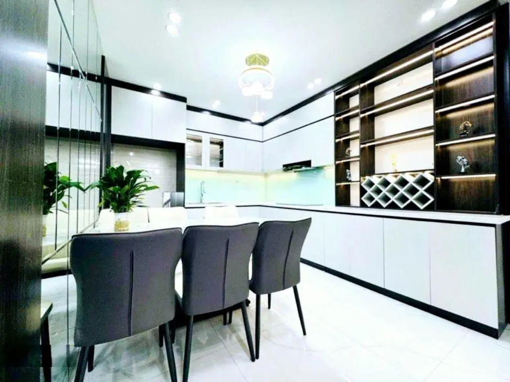 Nhà mới đẹp, Hoàng Văn Thái, 5 phòng ngủ, 38m2, 4 tầng, Mercedes đỗ cổng, chỉ nhỉnh 6 tỷ