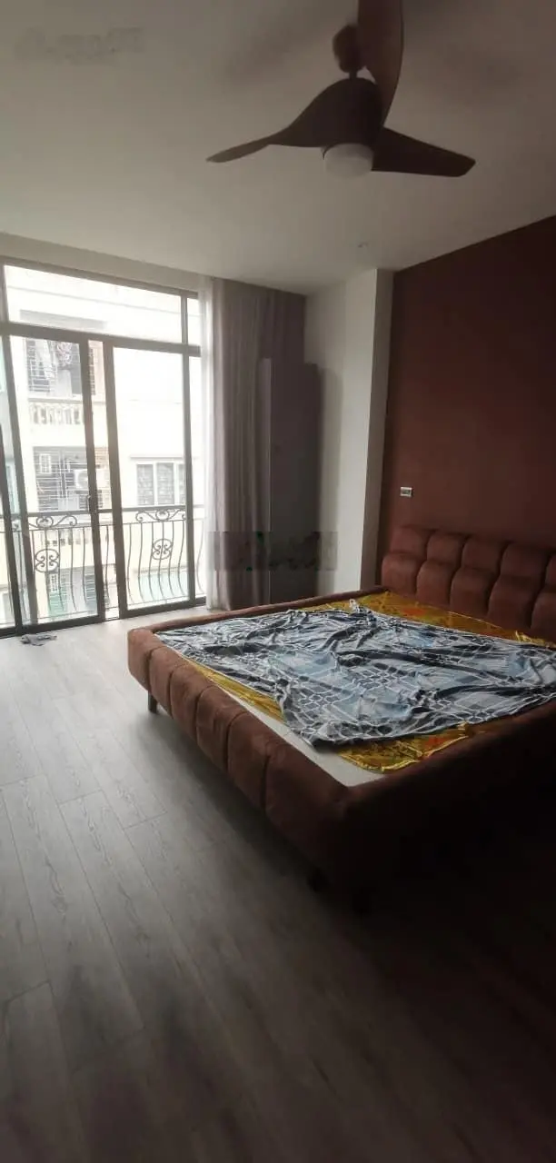 Duy nhất 1 căn, lô góc ngã 4 phố Hoàng Quốc Việt - Phạm Văn Đồng 36m2 mặt tiền 6m 5 tầng 6.2 tỷ