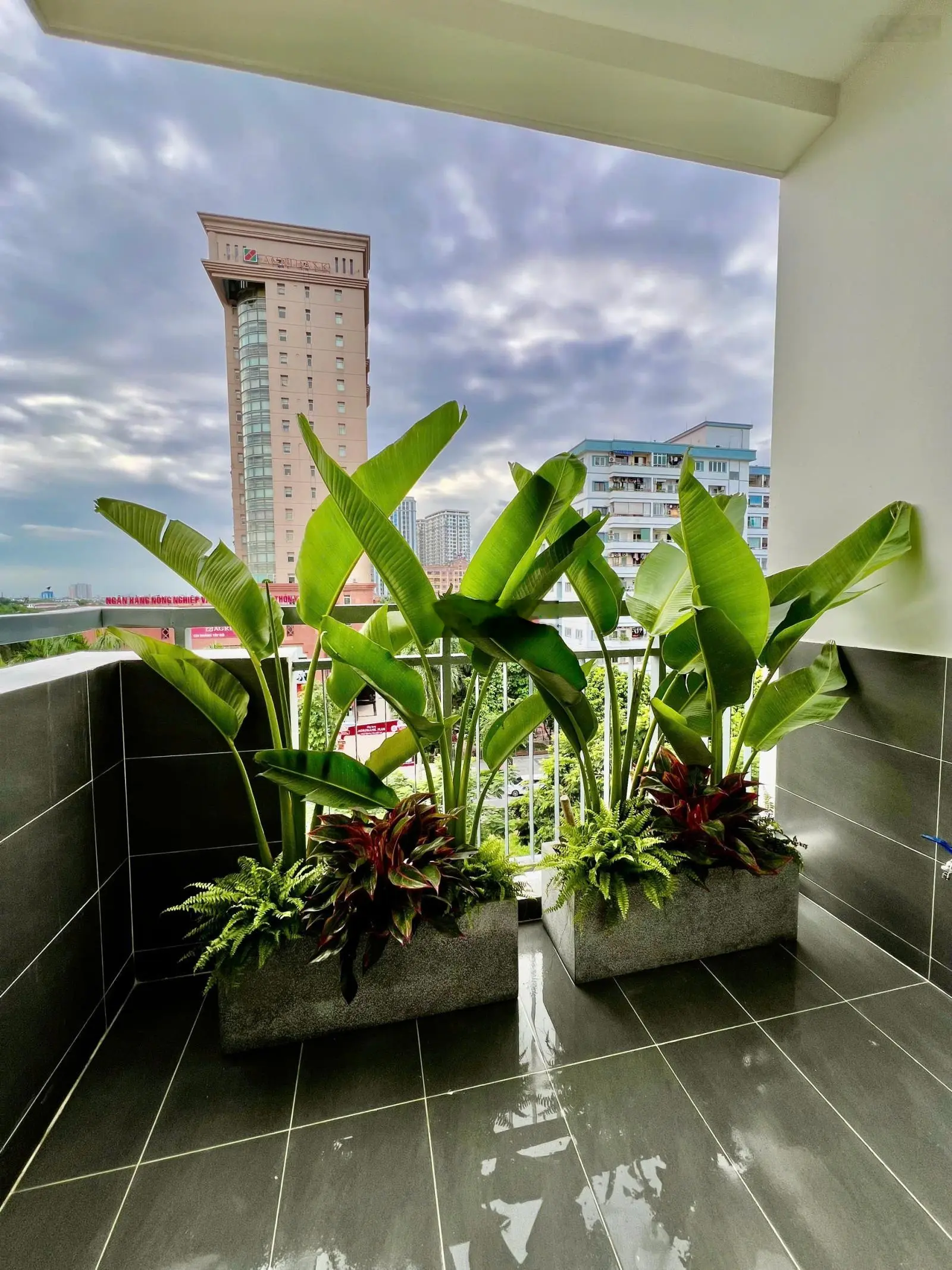 Bán căn 3PN2VS, 95m2, full nội thất đẹp như tranh tại Chung cư CT5 Mỹ Đình