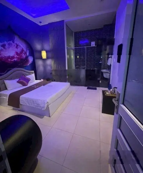 Bán nhà 5 tầng mặt tiền Hoa Lan Phú Nhuận chỉ 25 tỷ
