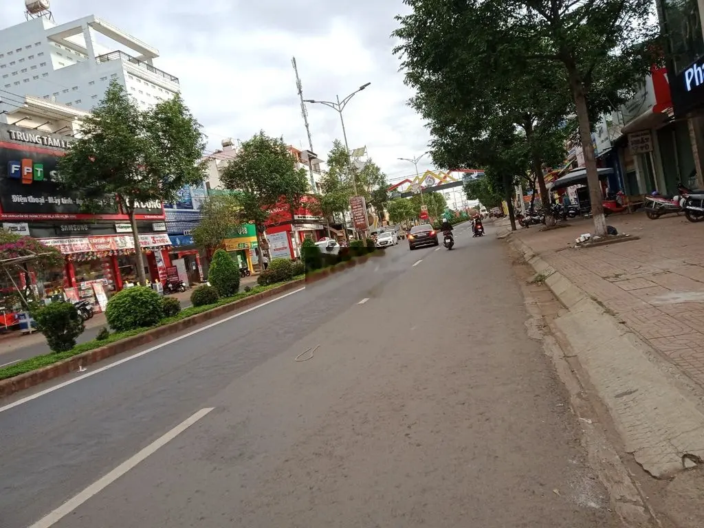 Cần bán nhà mặt tiền đường Nguyễn Tất Thành , quốc lộ 14