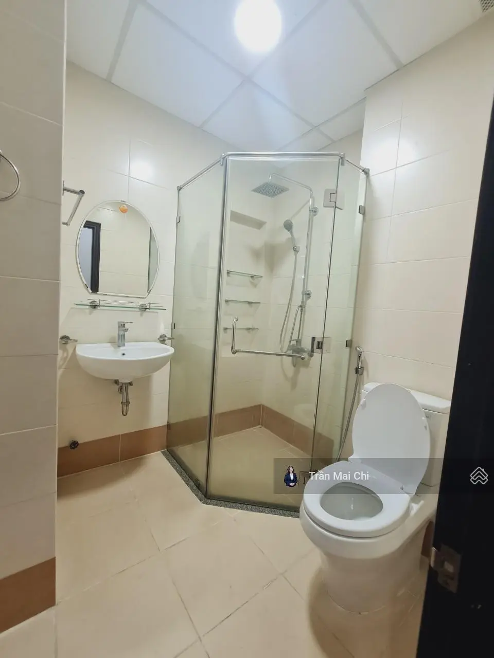 Bán nhanh căn hộ Đà Nẵng Plaza, 16 Trần Phú, Đà Nẵng. Loại căn hộ 2 phòng ngủ, đầy đủ nội thất