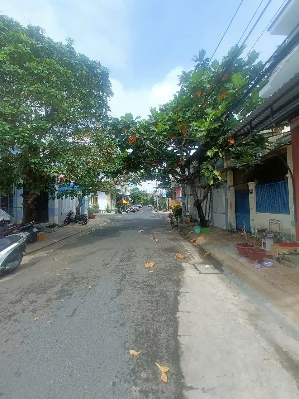 Bán nhà 1 trệt 2 lầu - 9 phòng ngủ - gần biển nha trang