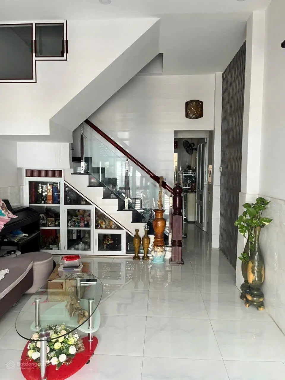 Bán nhà mặt tiền đường Lê Chân, giá tốt , nhà mới