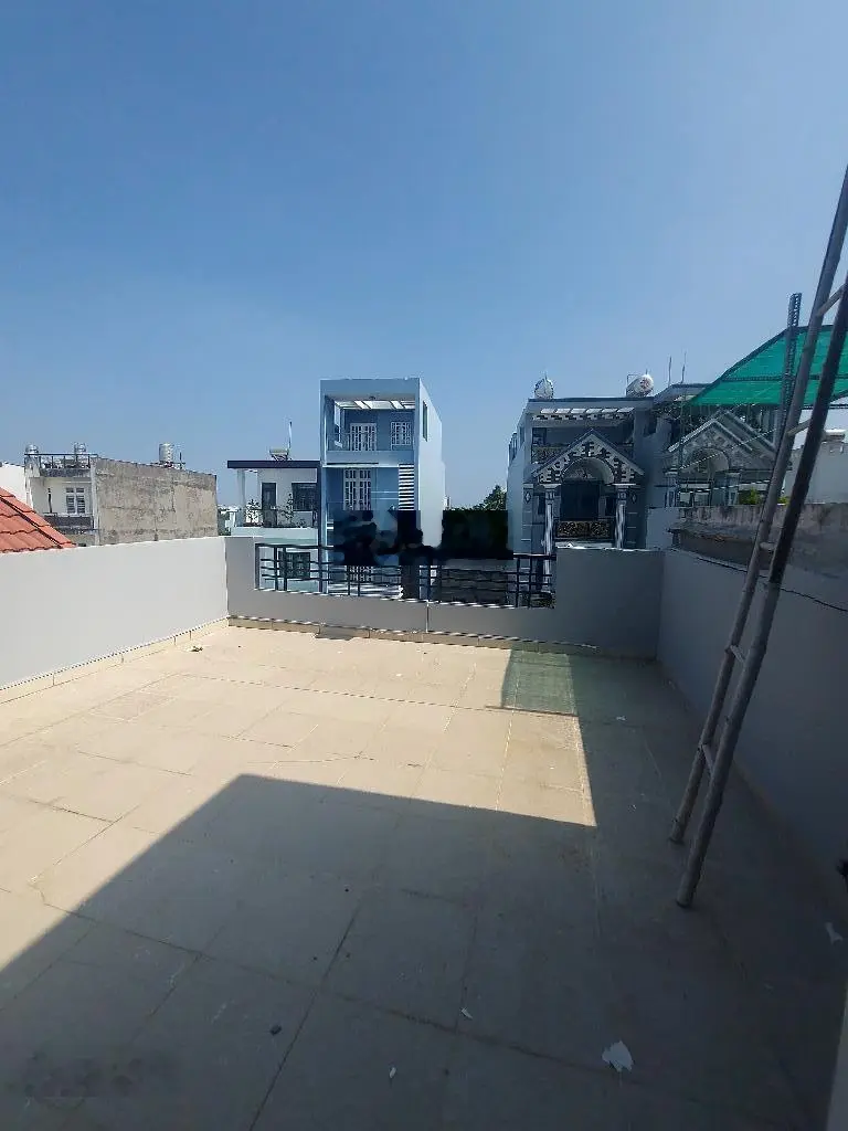 Nhà 2 lầu đẹp 5*23,3m, hẻm xe hơi 6m, Huỳnh Tấn Phát, TT Nhà Bè, SHR 6,3 tỷ, còn TL tốt
