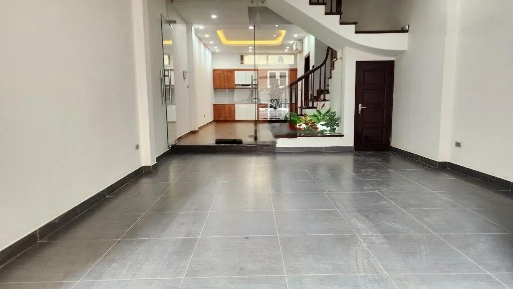 Bán nhanh - Nhà Dương Khuê 61m2, 5 tầng, MT 4.7m - Ô tô tránh vỉa hè rộng, Kinh doanh - giá 26,5 tỷ