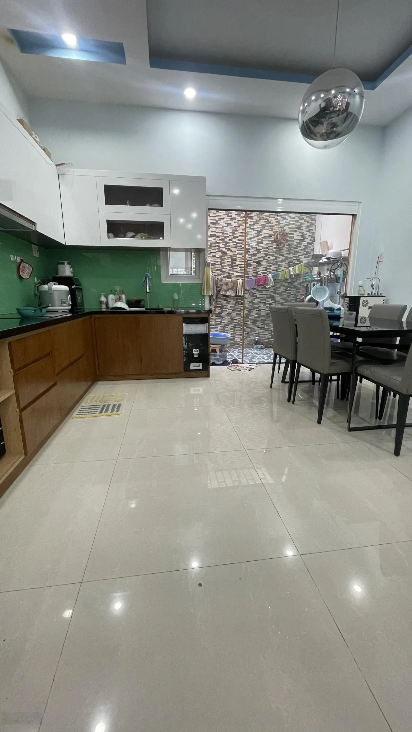 Bán nhà 3 tầng thuộc KĐT Vĩnh Điềm Trung, Nha Trang chỉ 5,6 tỷ