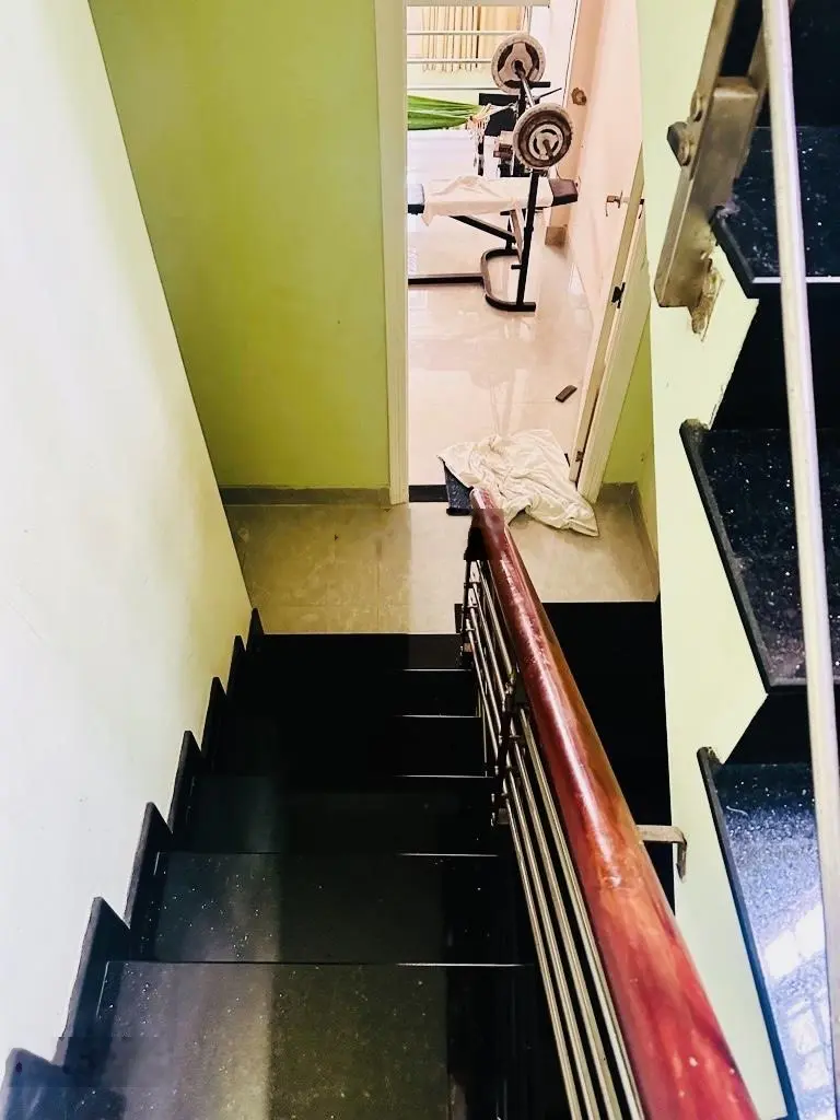 Nhà nở hậu xíu - đường 3/2 - 3.3x12(35/40m2), 5tầng - nhích 8tỷ