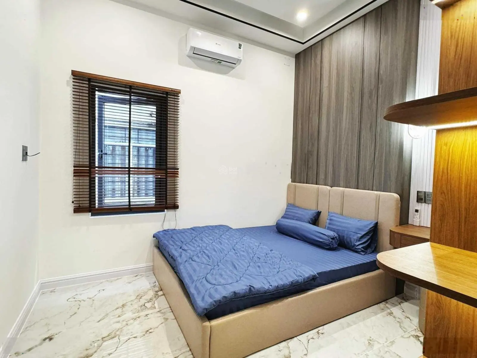Bán nhà 3 tầng mái đúc sàn đúc 4PN, 3Wc, phòng thờ phòng khách đất 5X19m 95m2 đường Đoàn Khuê