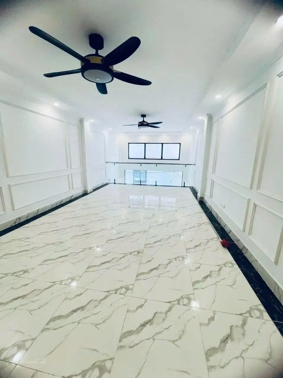 Bán nhà Đường Nguyễn Lân Phố Vip Vị Trí Cực Kì Đắc Địa 48m2 Thang Máy Ô Tô Vào Nhà