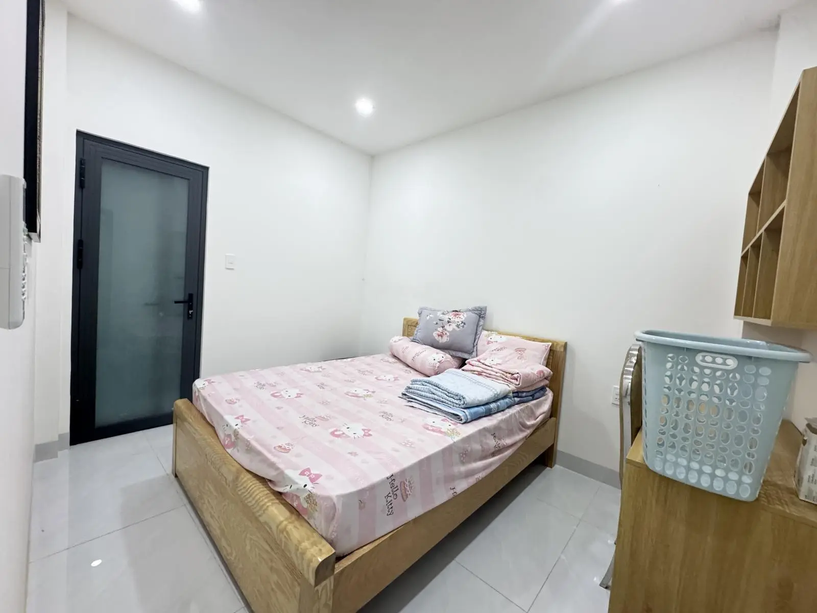 Rất Gấp Bán Nhà 70m2 Gần Vinhomes Chỉ 5.6 Tỷ