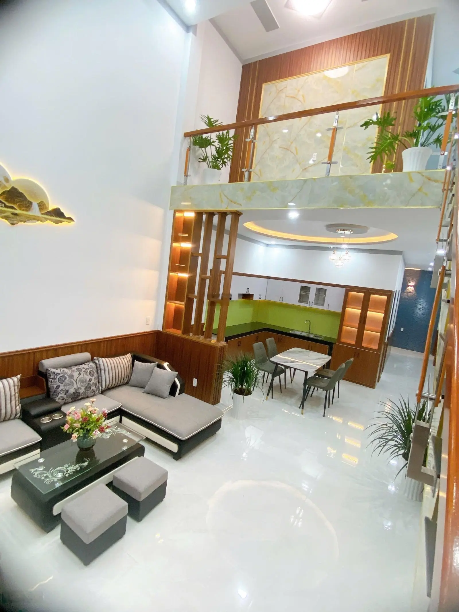 Bán nhà đep, gần chợ Quang Thắng