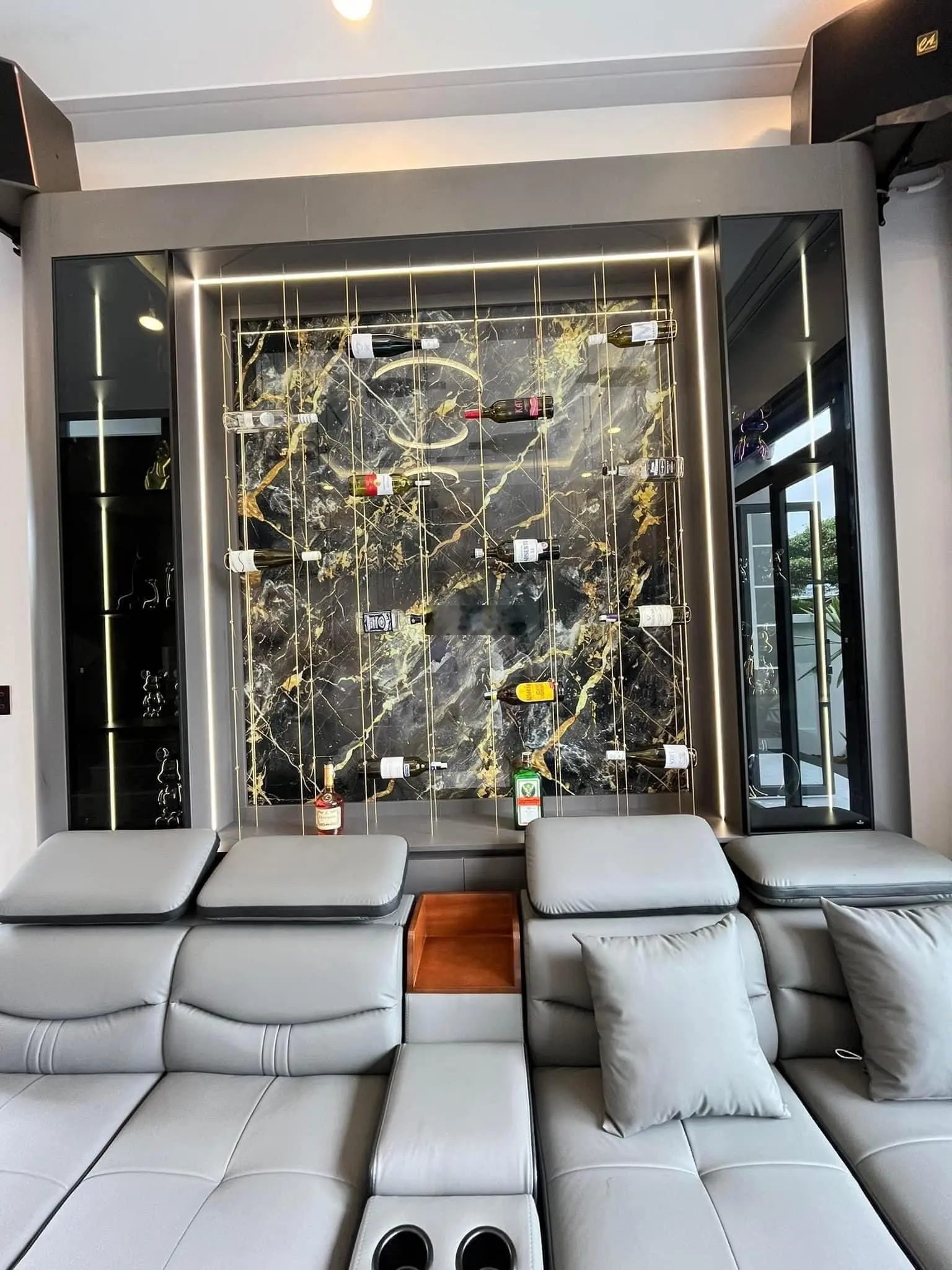 Chỉ 4 tỷ 6 có nhà 70m2 (5x14) - Full nội thất - Có Gara ô tô - Đẹp mê ly - Trung tâm Quận Bình Tân