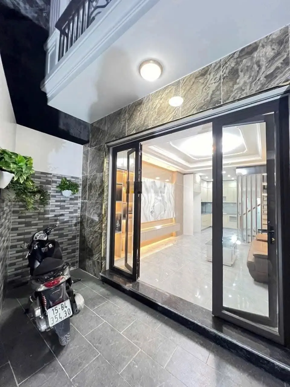 Chính chủ cần bán Miếu Hai Xã thông ra Hồ Sen. * Giá: 3.55 tỷ (thoả thuận) DT = 48m2 x 4 T