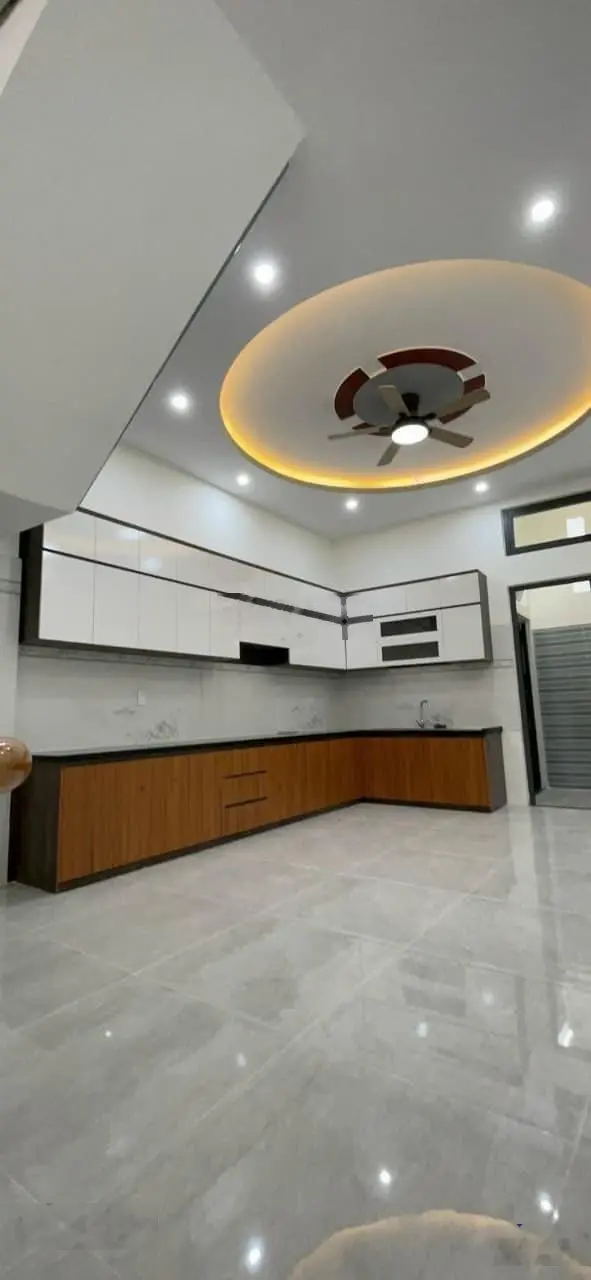 Bán nhà 2 lầu đẹp Mặt tiền Phạm Ngọc Thạch, thị trấn Đạ Tẻh.