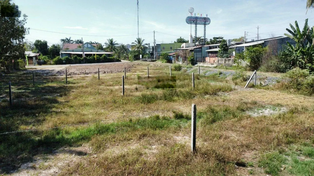 Bán lô đất nằm trên đường Trần Phú, khu phố Ninh Thành, sát bên VinCom, DT 11x28,5m