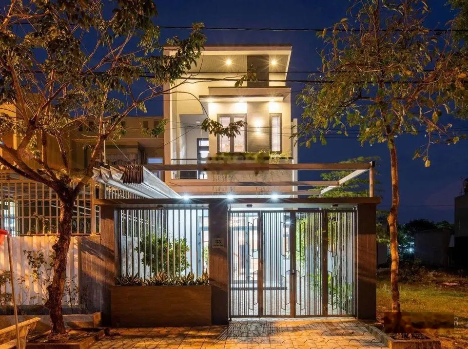 Quận 7 - 2 lầu sát mặt tiền nhà đẹp chỉ 6 tỷ 7