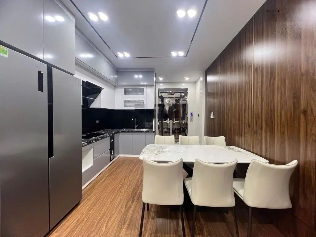 Hiếm Đẹp 6 tầng Thang Máy Nguyễn Văn Cừ Long Biên 45m2 8.9 tỷ gần mặt phố
