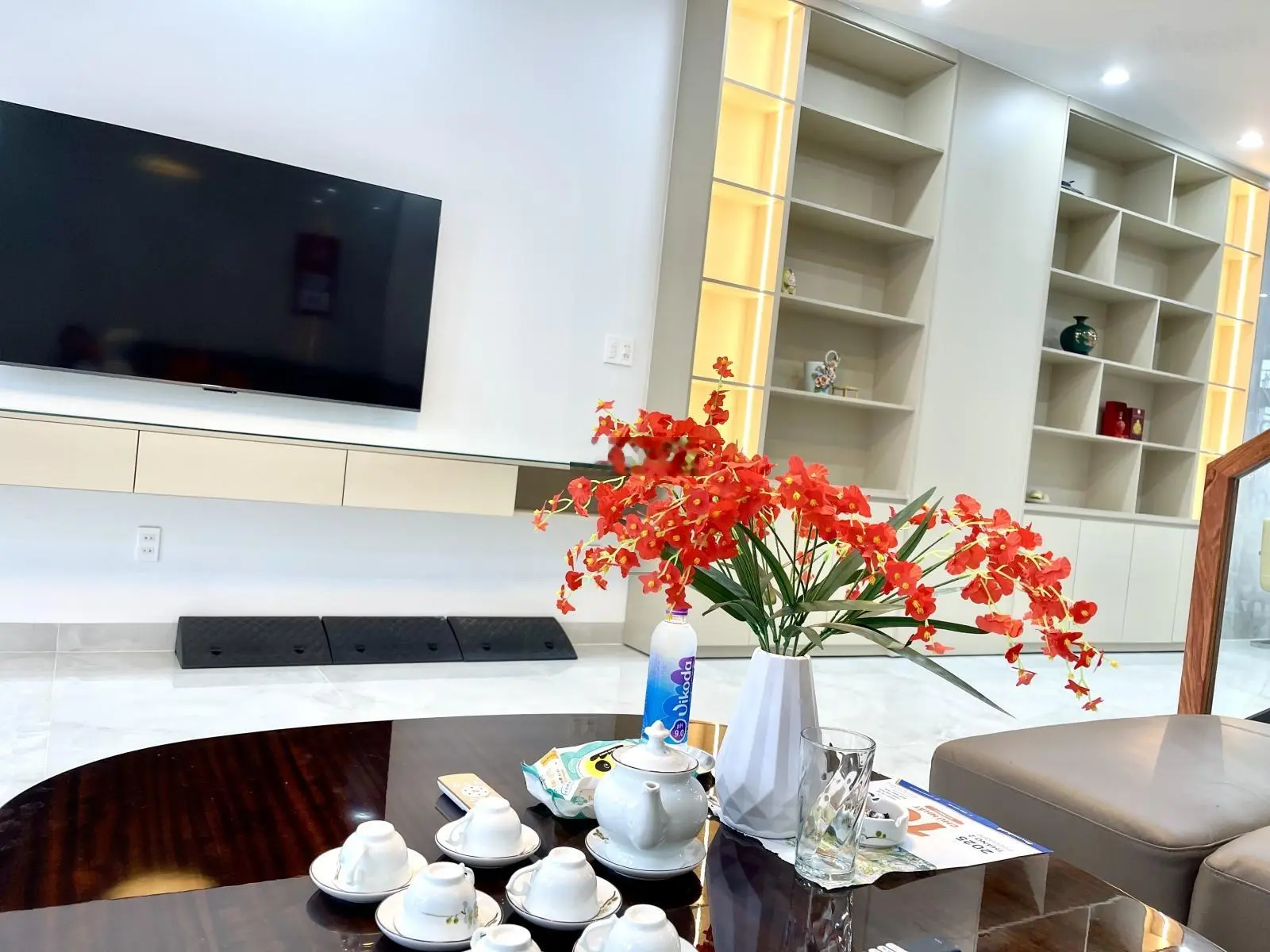 Bán nhà 3 tầng mới xây 4pn 5wc gói 4 - Mỹ Gia full nội thất xịn đẹp, gần view sông Quán Trường
