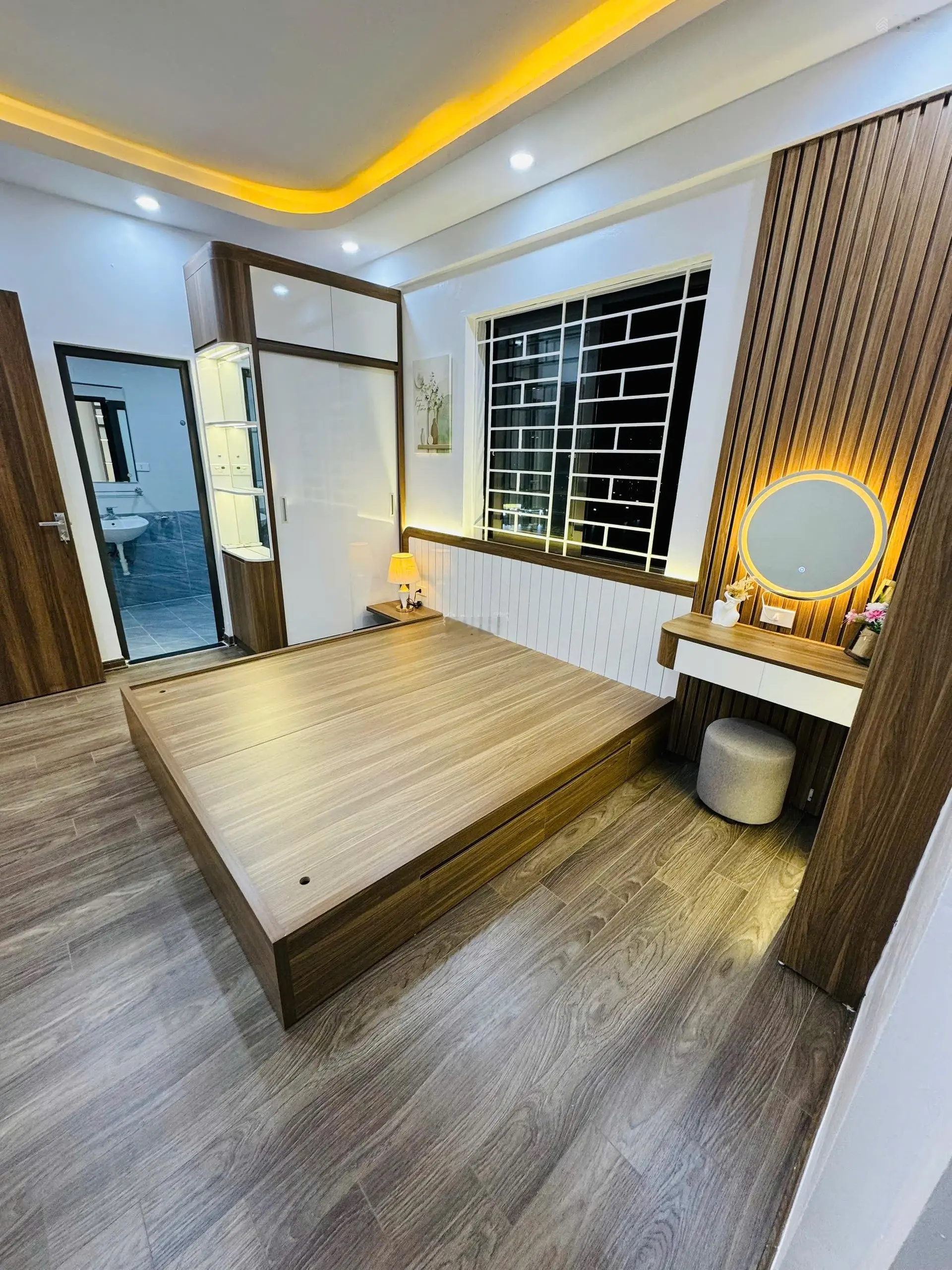 Bán căn góc 3 ngủ 2wc toà OCT2 - ĐN2 Bắc Linh Đàm. Diện tích: 83m thông thuỷ