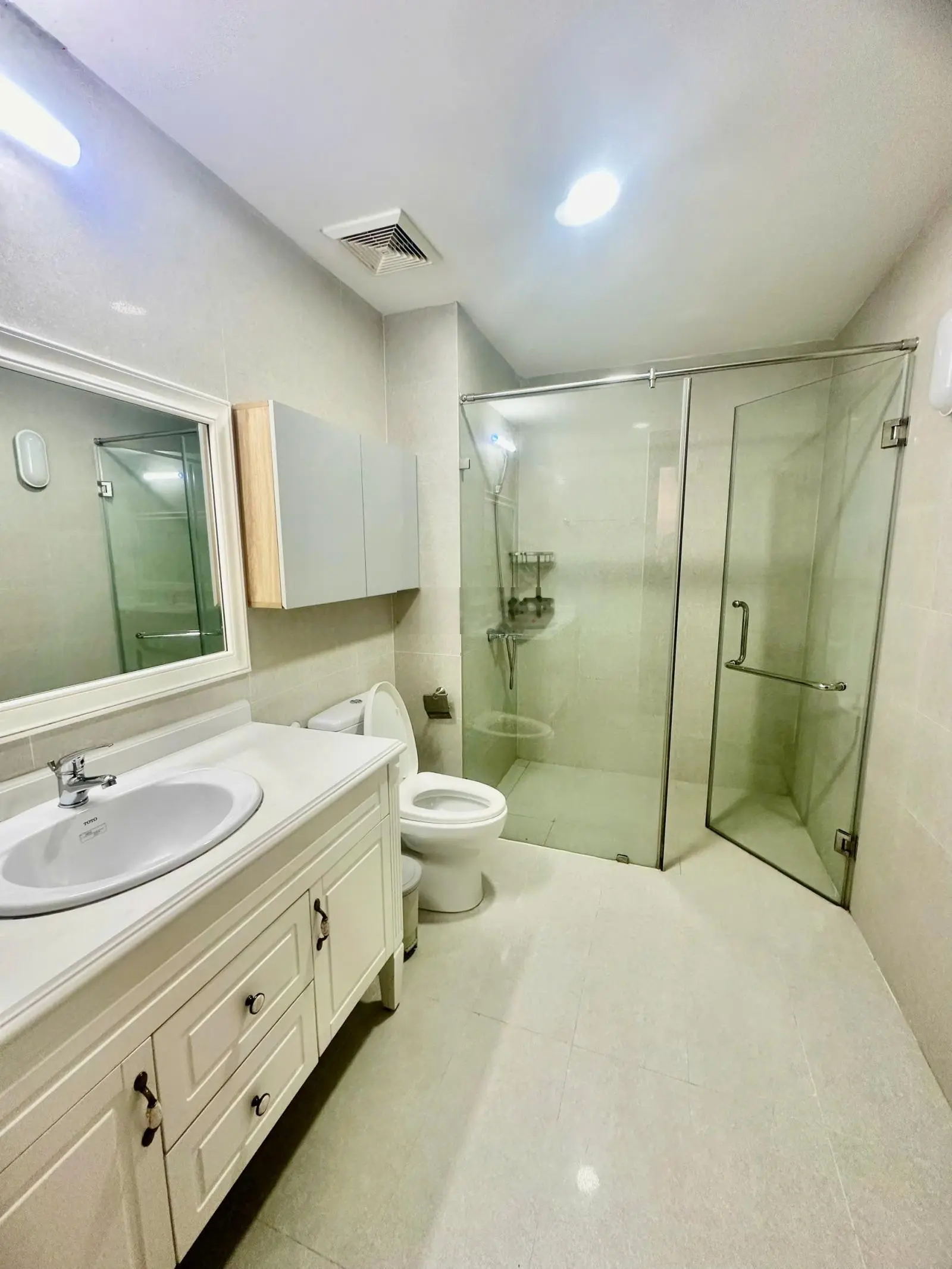 Hàng độc tại Iris Garden - 3PN + 3WC/PT, đầy đủ nội thất, giá 8,3 tỷ VND
