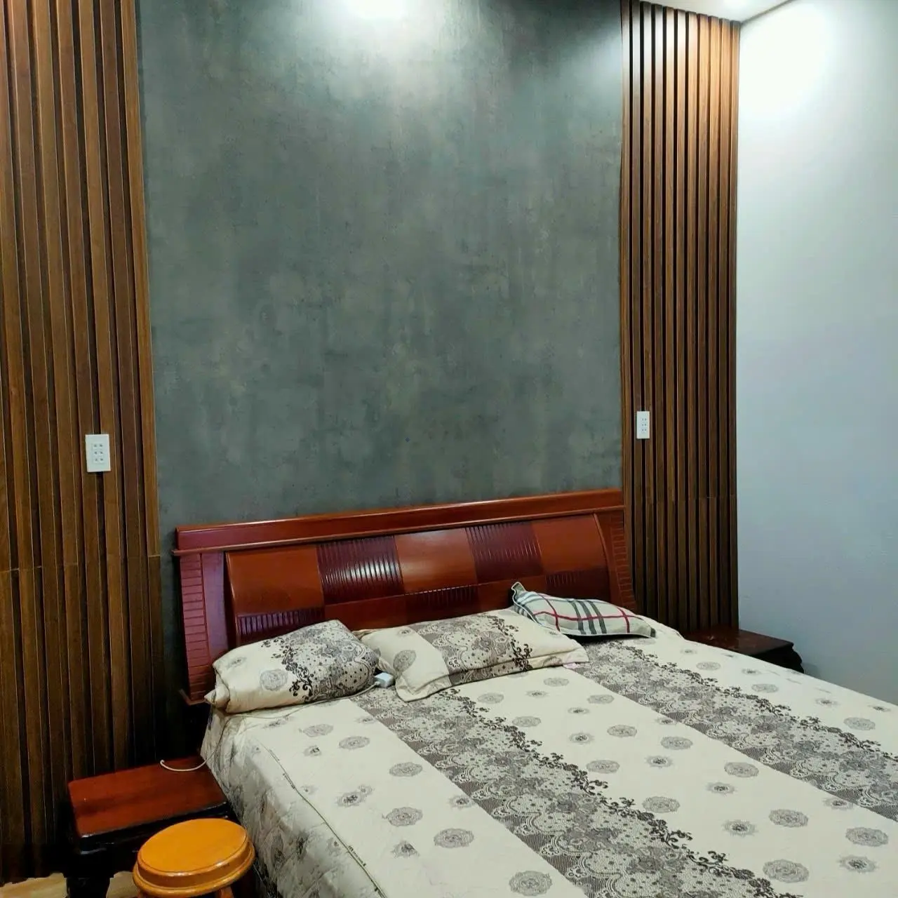 Nhà 1 trệt 2 lầu kcd Toa xe lửa dĩ an