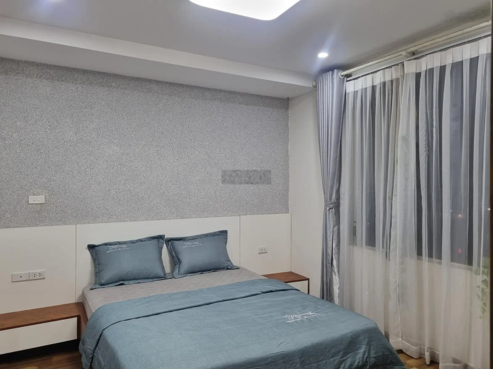 Bán căn ngoại giao Hà Nội Paragon, Trần Quốc Vượng, Cầu Giấy, căn góc DT 140m2, 3N 2WC, giá 6,8 tỷ