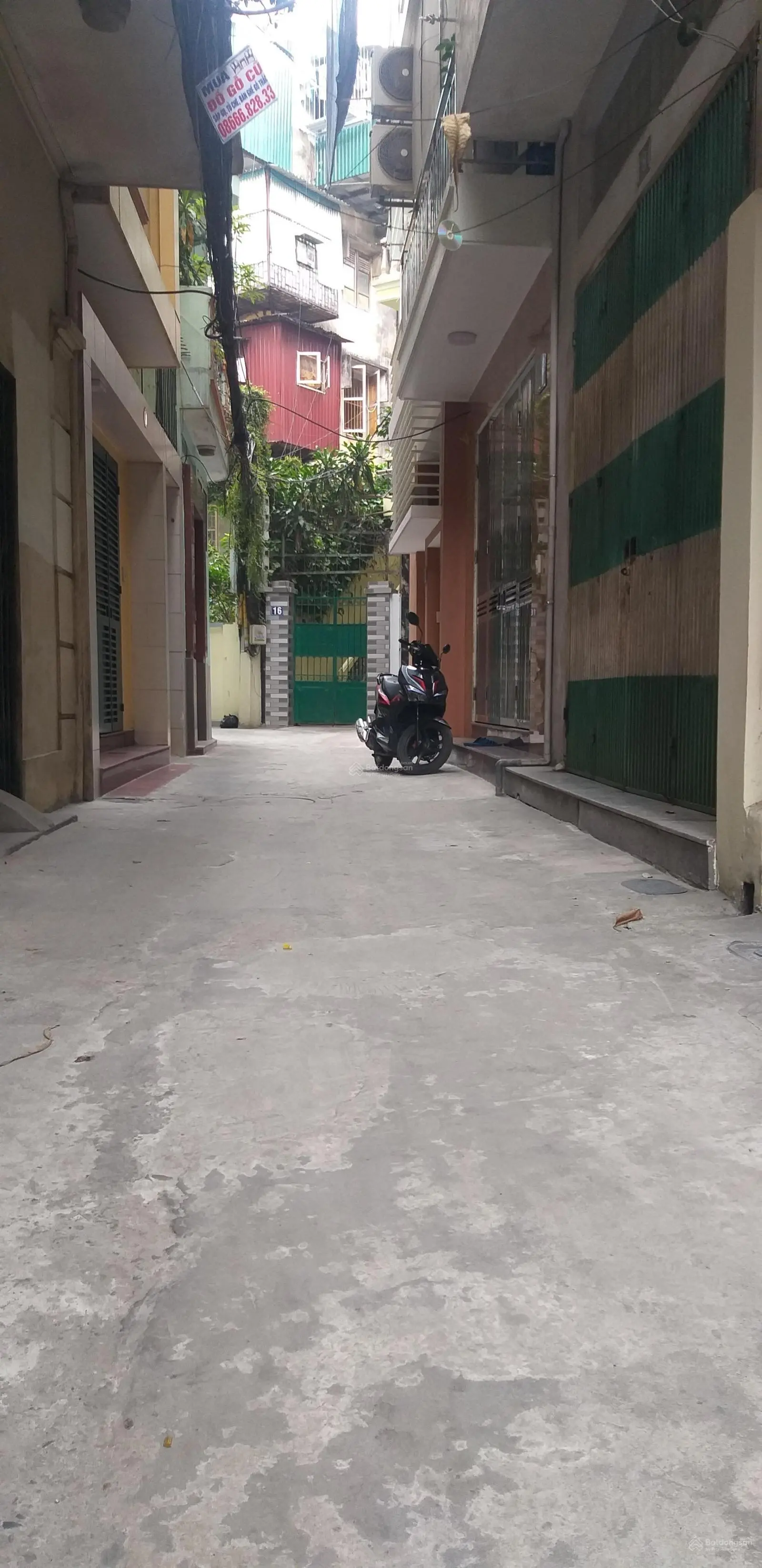 Nhà mặt ngõ Phố Thanh Nhàn, Hai Bà Trưng: 33m, mặt tiền 4m 5,75 tỷ.