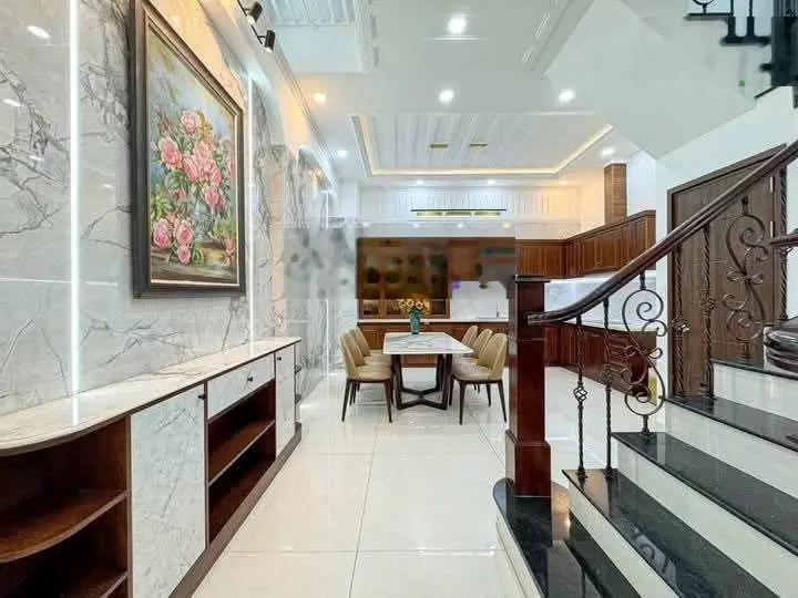 Hót phố Yên Lãng, nhà đẹp ở ngay, 2 thoáng vĩnh viễn, cách ô tô 30m, gần mặt phố DT 39m2 * 5 tầng